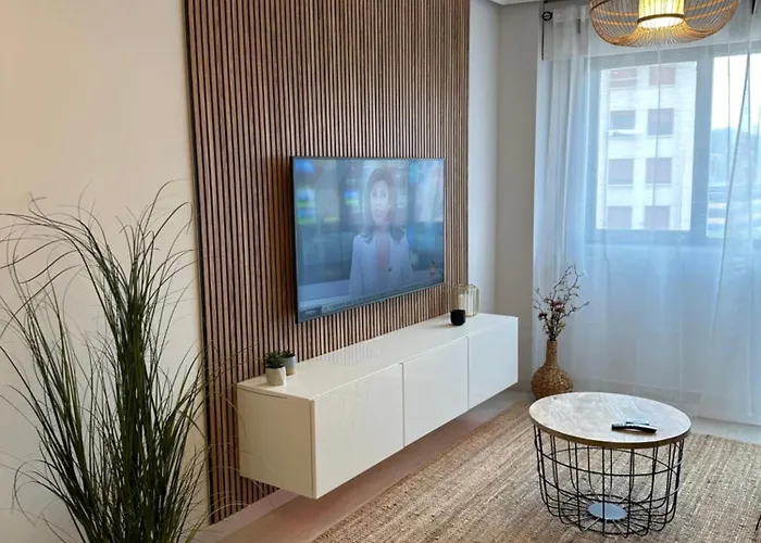 Ana, Céntrico Y Tranquilo, Parking Incluido Avilés