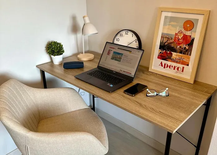 Ana, Céntrico Y Tranquilo, Parking Incluido Apartamento *